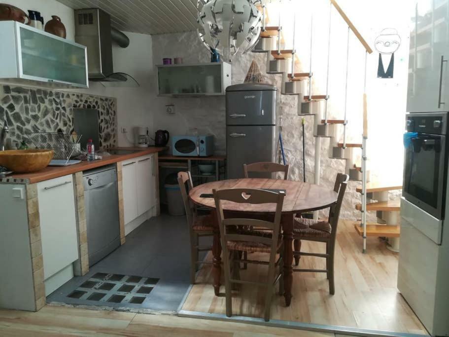 Apartament Maison De Ville, Terrasse, Chaleureuse Narbona Zewnętrze zdjęcie